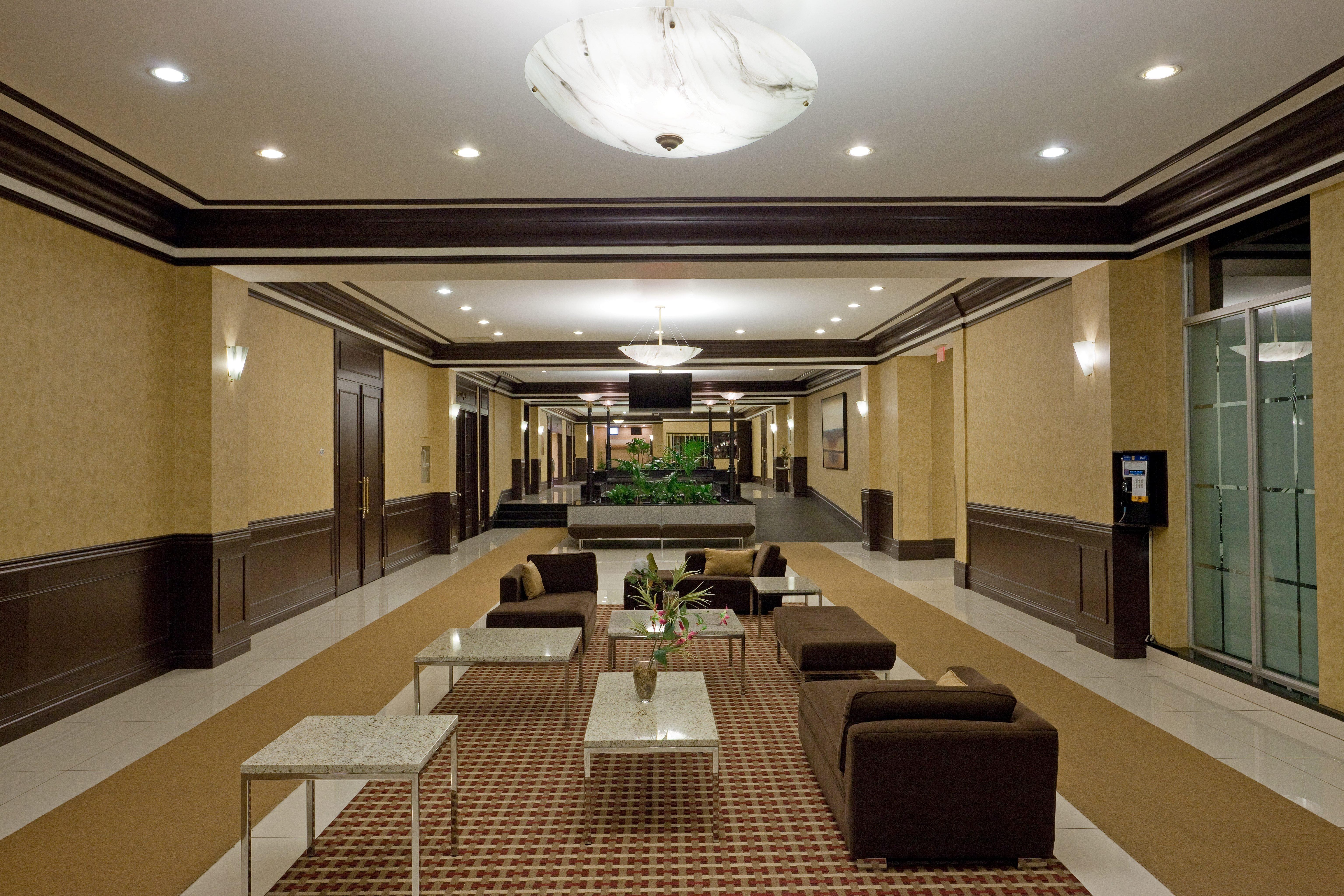 Armon Plaza Montreal Airpt, Trademark Collection By Wyndham Exterior foto