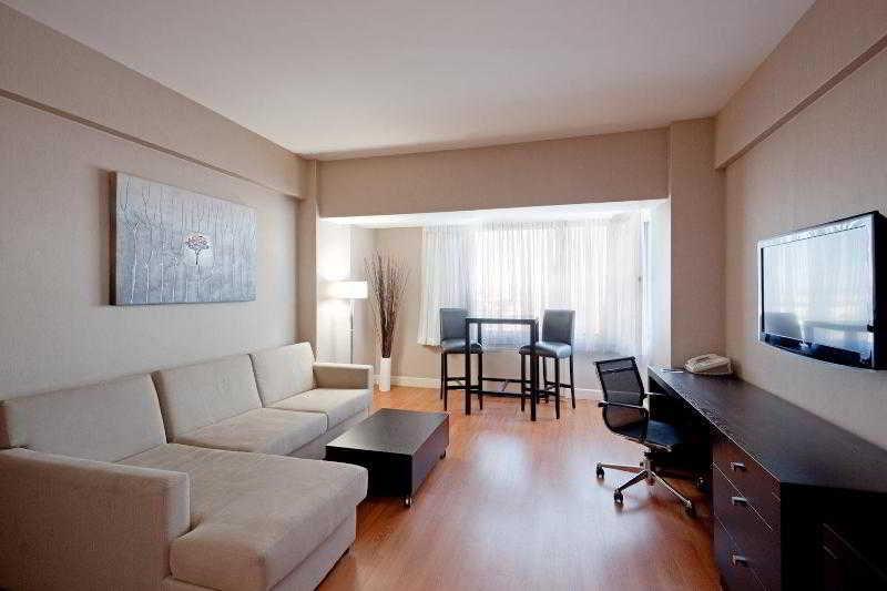 Armon Plaza Montreal Airpt, Trademark Collection By Wyndham Habitación foto